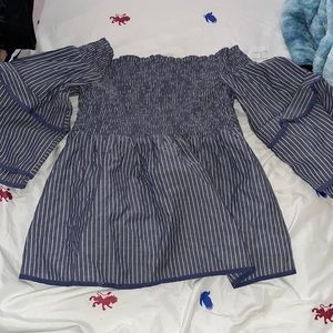small blue and white american eagle shirt